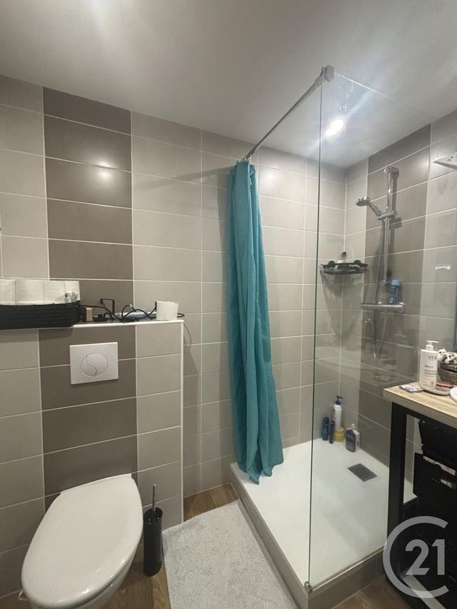 Appartement T2 &agrave; louer - 2 pi&egrave;ces - 43 m2 - Aurillac - 15 - AUVERGNE