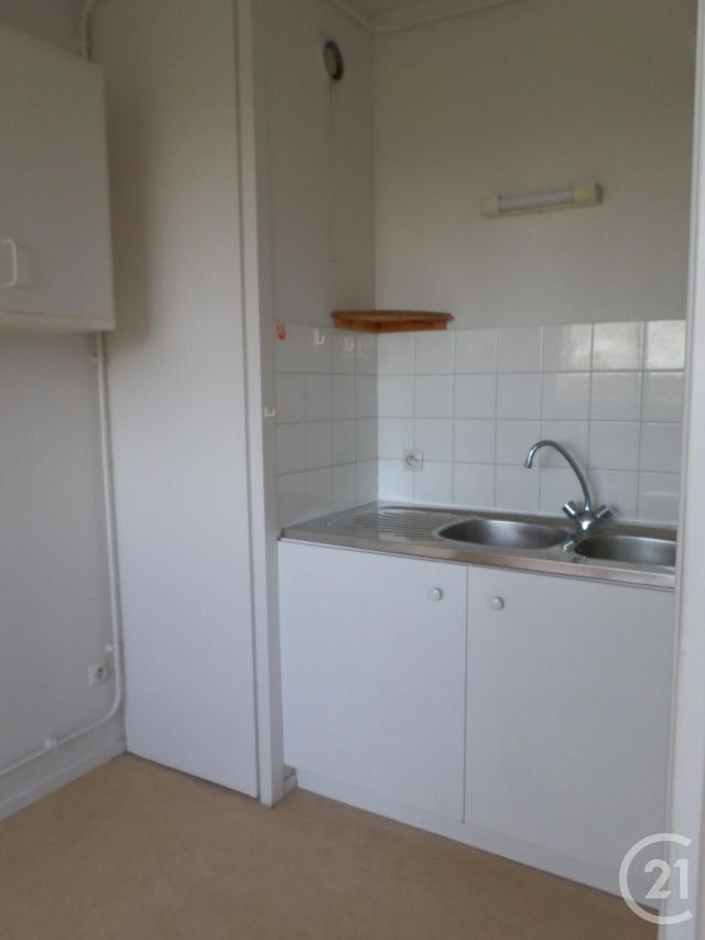 Appartement T1 à louer - 1 pièce - 30 m2 - Aurillac - 15 - AUVERGNE