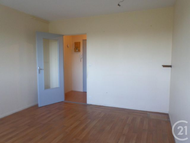 Appartement T1 à louer - 1 pièce - 30 m2 - Aurillac - 15 - AUVERGNE