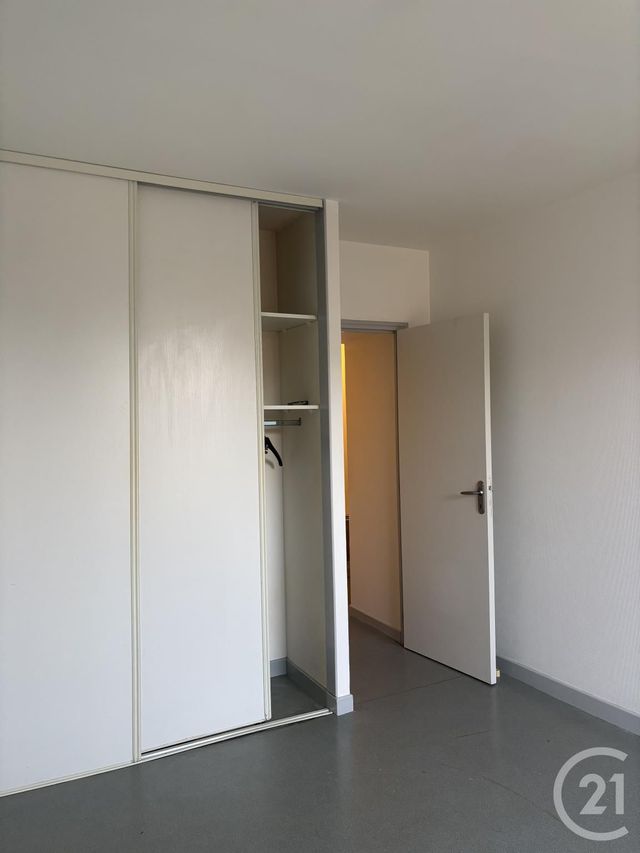 Appartement T2 à louer - 2 pièces - 40 m2 - Aurillac - 15 - AUVERGNE