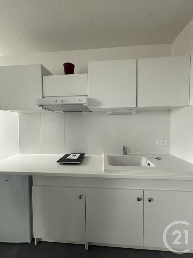 Appartement T2 &agrave; louer - 2 pi&egrave;ces - 36,20 m2 - Aurillac - 15 - AUVERGNE