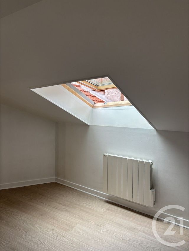 Appartement T2 &agrave; louer - 2 pi&egrave;ces - 40 m2 - Aurillac - 15 - AUVERGNE