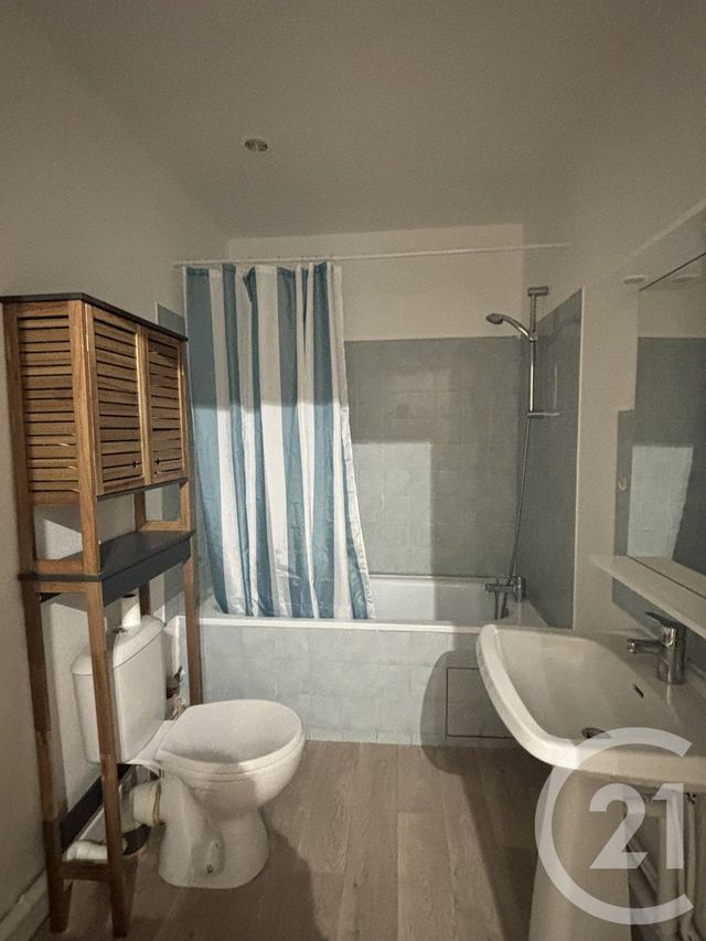 Appartement T2 &agrave; louer - 2 pi&egrave;ces - 40 m2 - Aurillac - 15 - AUVERGNE