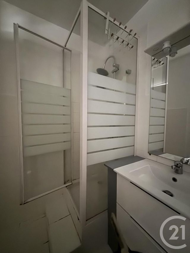 Appartement T1 &agrave; louer - 2 pi&egrave;ces - 30 m2 - Aurillac - 15 - AUVERGNE