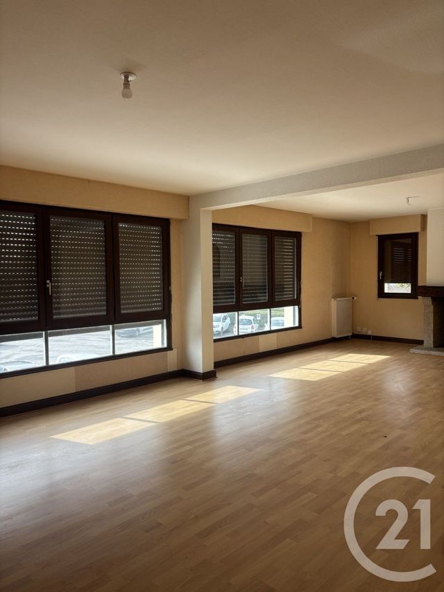 Appartement T5 &agrave; louer - 5 pi&egrave;ces - 126 m2 - Le Rouget Pers - 15 - AUVERGNE