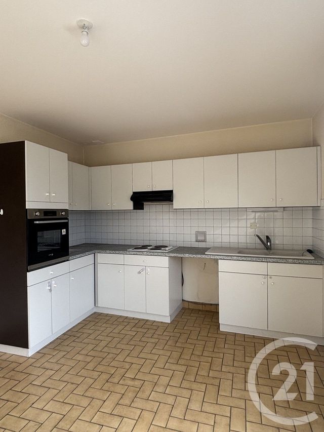 Appartement T5 &agrave; louer - 5 pi&egrave;ces - 126 m2 - Le Rouget Pers - 15 - AUVERGNE