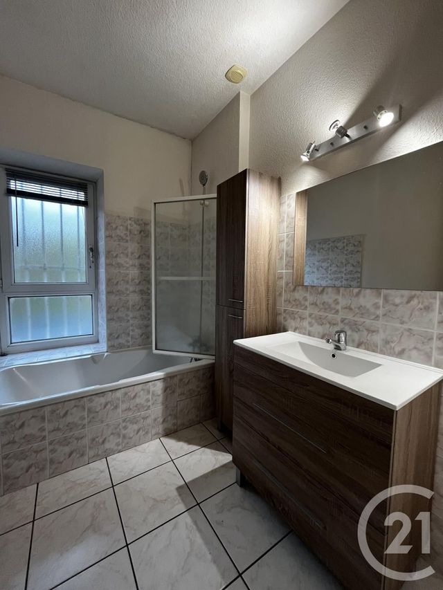 Maison &agrave; louer - 6 pi&egrave;ces - 121,35 m2 - Aurillac - 15 - AUVERGNE