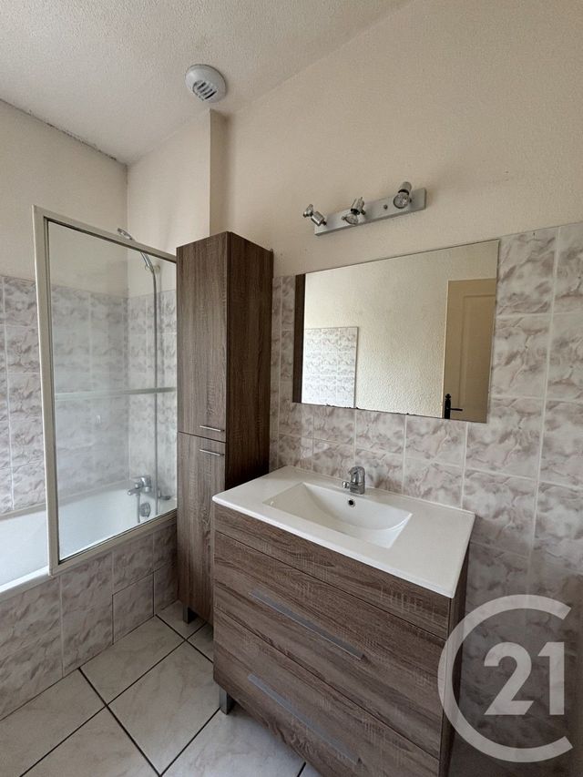Maison &agrave; louer - 6 pi&egrave;ces - 121,35 m2 - Aurillac - 15 - AUVERGNE