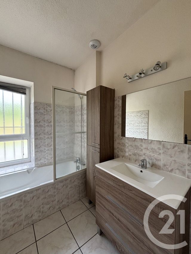Maison &agrave; louer - 6 pi&egrave;ces - 121,35 m2 - Aurillac - 15 - AUVERGNE