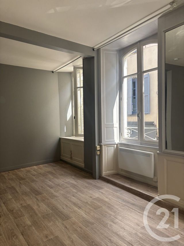 Appartement T2 &agrave; louer - 2 pi&egrave;ces - 52 m2 - Aurillac - 15 - AUVERGNE