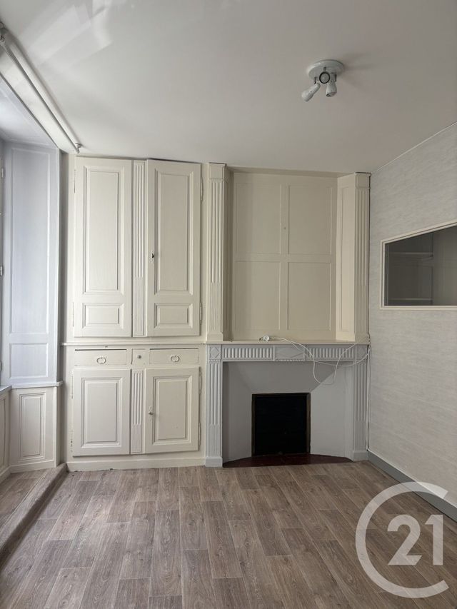 Appartement T2 &agrave; louer - 2 pi&egrave;ces - 52 m2 - Aurillac - 15 - AUVERGNE