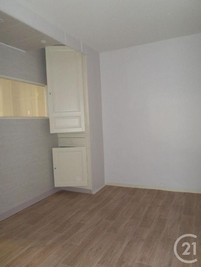 Appartement T2 &agrave; louer - 2 pi&egrave;ces - 52 m2 - Aurillac - 15 - AUVERGNE