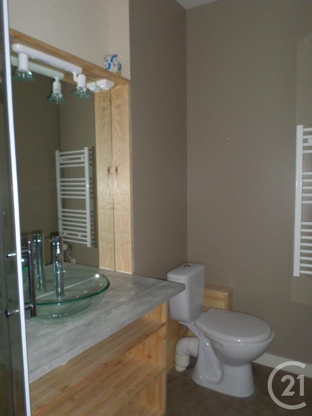 Appartement T2 &agrave; louer - 2 pi&egrave;ces - 52 m2 - Aurillac - 15 - AUVERGNE