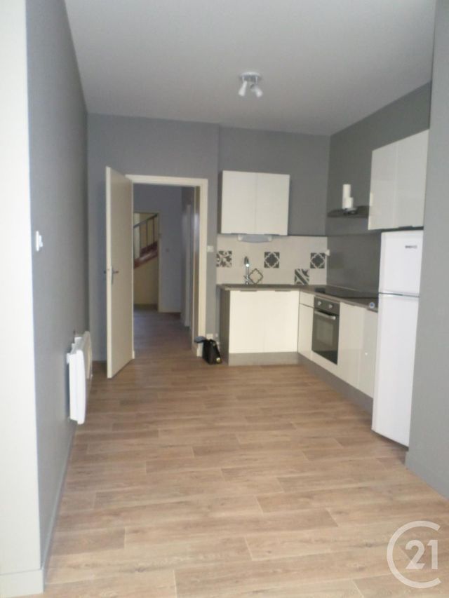 Appartement T2 &agrave; louer - 2 pi&egrave;ces - 52 m2 - Aurillac - 15 - AUVERGNE