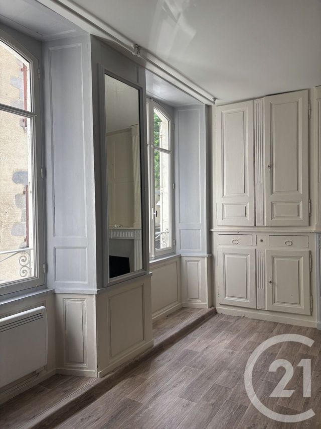 Appartement T2 &agrave; louer - 2 pi&egrave;ces - 52 m2 - Aurillac - 15 - AUVERGNE