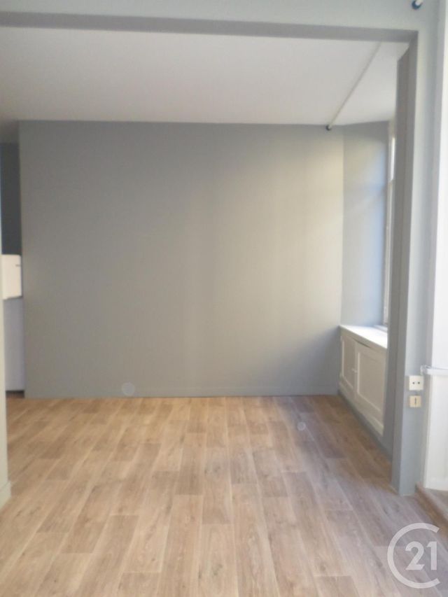 Appartement T2 &agrave; louer - 2 pi&egrave;ces - 52 m2 - Aurillac - 15 - AUVERGNE