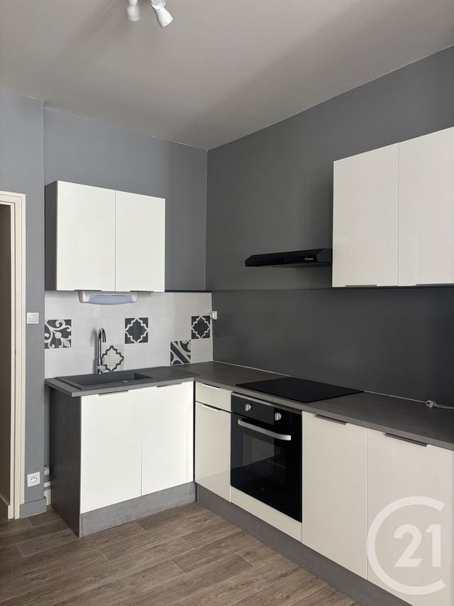 Appartement T2 &agrave; louer - 2 pi&egrave;ces - 52 m2 - Aurillac - 15 - AUVERGNE