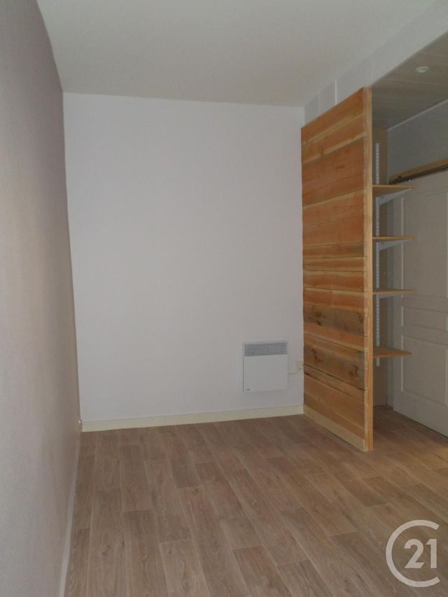 Appartement T2 &agrave; louer - 2 pi&egrave;ces - 52 m2 - Aurillac - 15 - AUVERGNE