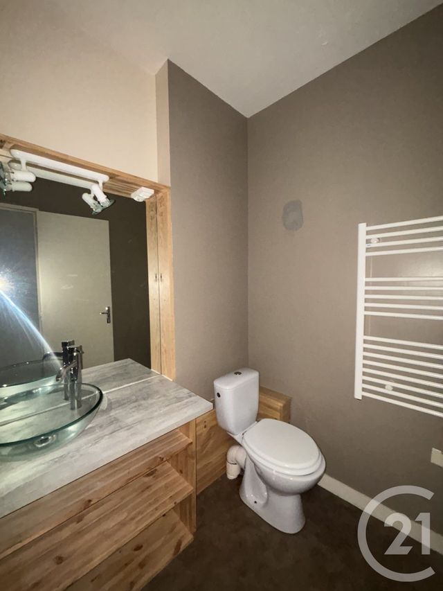 Appartement T2 &agrave; louer - 2 pi&egrave;ces - 52 m2 - Aurillac - 15 - AUVERGNE