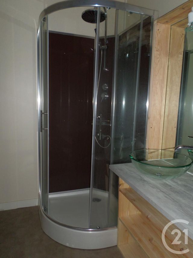 Appartement T2 &agrave; louer - 2 pi&egrave;ces - 52 m2 - Aurillac - 15 - AUVERGNE