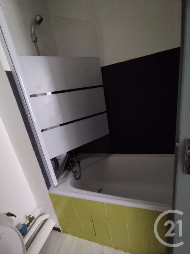 Appartement Studio &agrave; louer - 1 pi&egrave;ce - 27 m2 - Aurillac - 15 - AUVERGNE