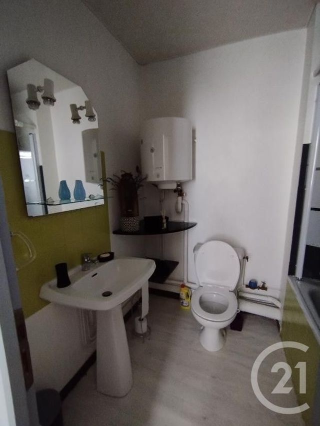 Appartement Studio &agrave; louer - 1 pi&egrave;ce - 27 m2 - Aurillac - 15 - AUVERGNE