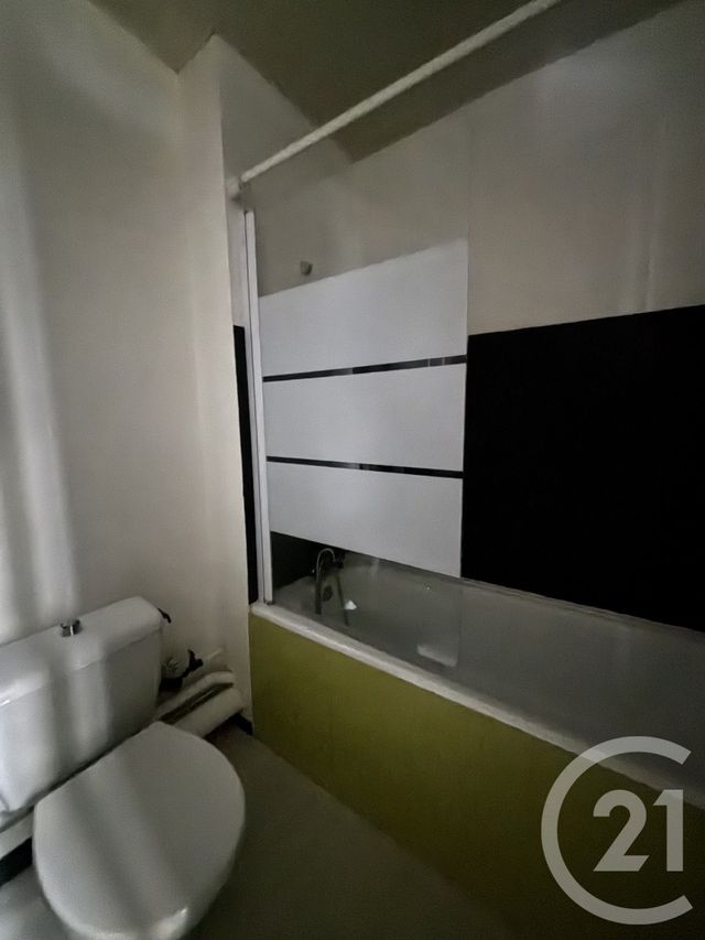 Appartement Studio &agrave; louer - 1 pi&egrave;ce - 27 m2 - Aurillac - 15 - AUVERGNE