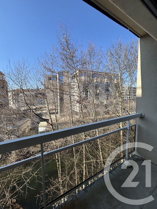 Appartement T2 &agrave; louer - 2 pi&egrave;ces - 46 m2 - Aurillac - 15 - AUVERGNE