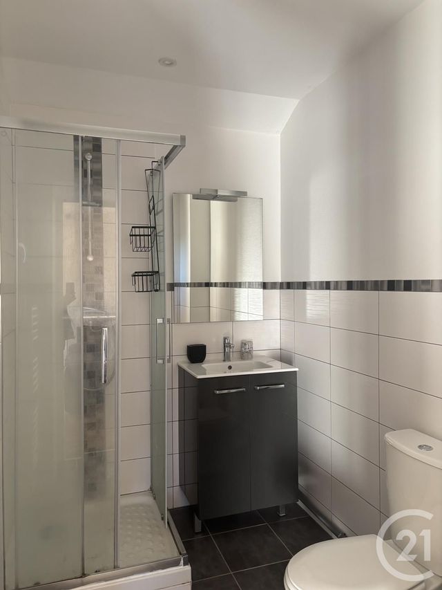 Appartement T2 &agrave; louer - 2 pi&egrave;ces - 48 m2 - Aurillac - 15 - AUVERGNE