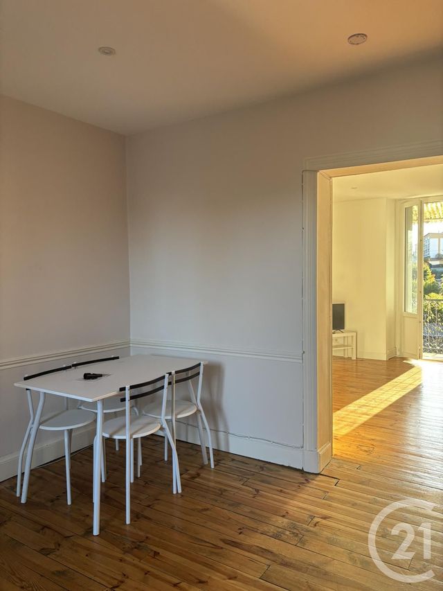 Appartement T2 &agrave; louer - 2 pi&egrave;ces - 48 m2 - Aurillac - 15 - AUVERGNE