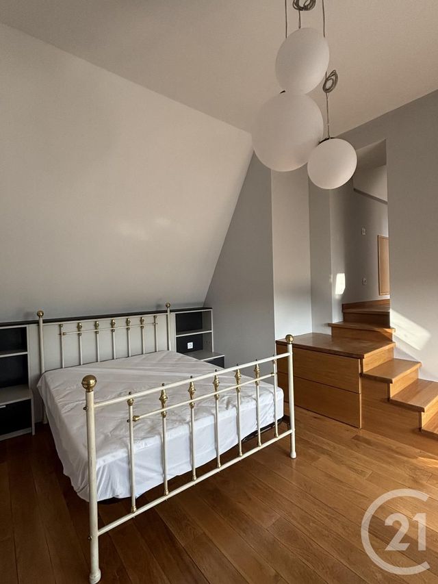 Appartement Duplex &agrave; louer - 2 pi&egrave;ces - 80 m2 - Aurillac - 15 - AUVERGNE