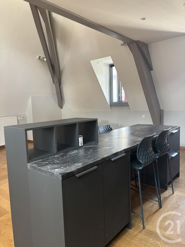 Appartement Duplex &agrave; louer - 2 pi&egrave;ces - 80 m2 - Aurillac - 15 - AUVERGNE