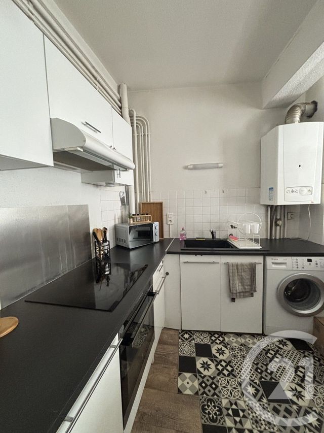 Appartement T2 &agrave; louer - 2 pi&egrave;ces - 43 m2 - Aurillac - 15 - AUVERGNE