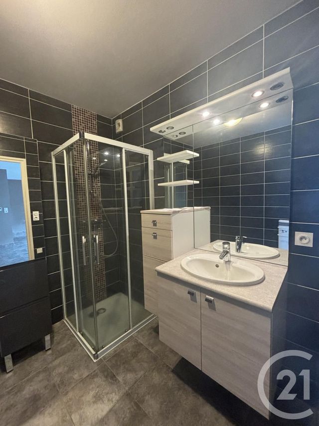 Appartement T1 &agrave; louer - 1 pi&egrave;ce - 35,30 m2 - Aurillac - 15 - AUVERGNE