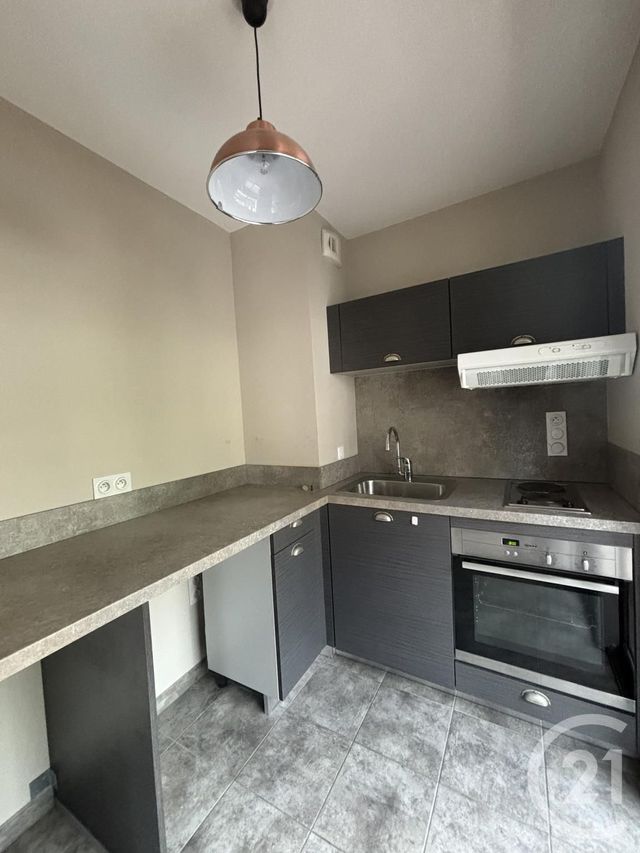 Appartement T1 &agrave; louer - 1 pi&egrave;ce - 35,30 m2 - Aurillac - 15 - AUVERGNE
