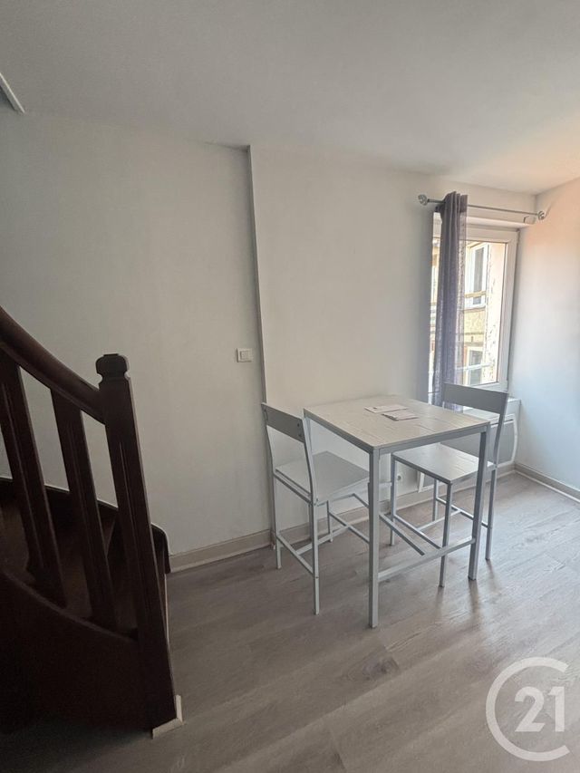 Appartement Duplex &agrave; louer - 2 pi&egrave;ces - 24 m2 - Aurillac - 15 - AUVERGNE