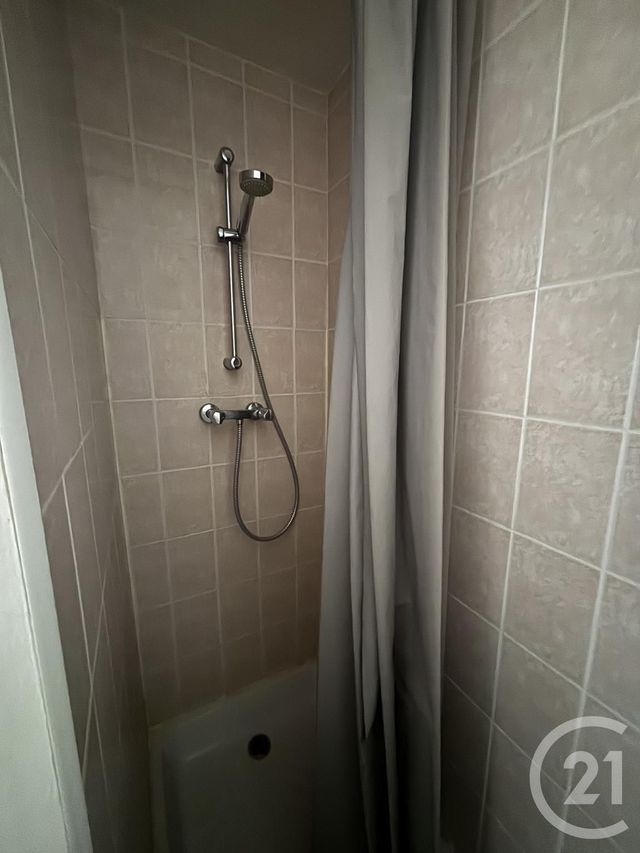 Appartement Duplex &agrave; louer - 2 pi&egrave;ces - 24 m2 - Aurillac - 15 - AUVERGNE