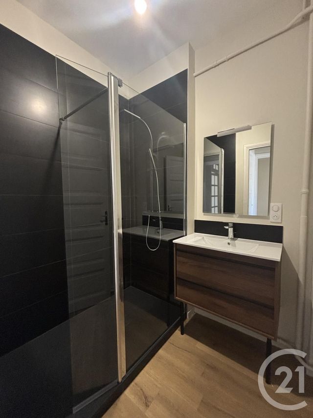 Appartement T2 &agrave; louer - 2 pi&egrave;ces - 53,05 m2 - Aurillac - 15 - AUVERGNE