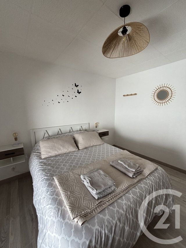 Appartement T3 &agrave; louer - 3 pi&egrave;ces - 56 m2 - Vic Sur Cere - 15 - AUVERGNE