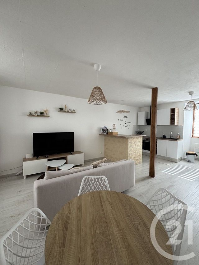 Appartement T3 &agrave; louer - 3 pi&egrave;ces - 56 m2 - Vic Sur Cere - 15 - AUVERGNE