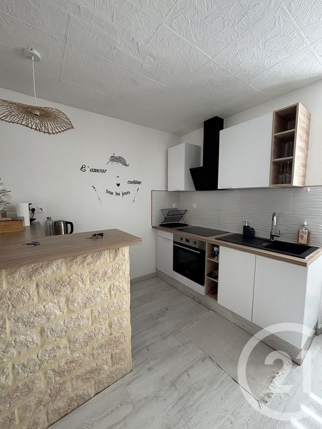 Appartement T3 &agrave; louer - 3 pi&egrave;ces - 56 m2 - Vic Sur Cere - 15 - AUVERGNE