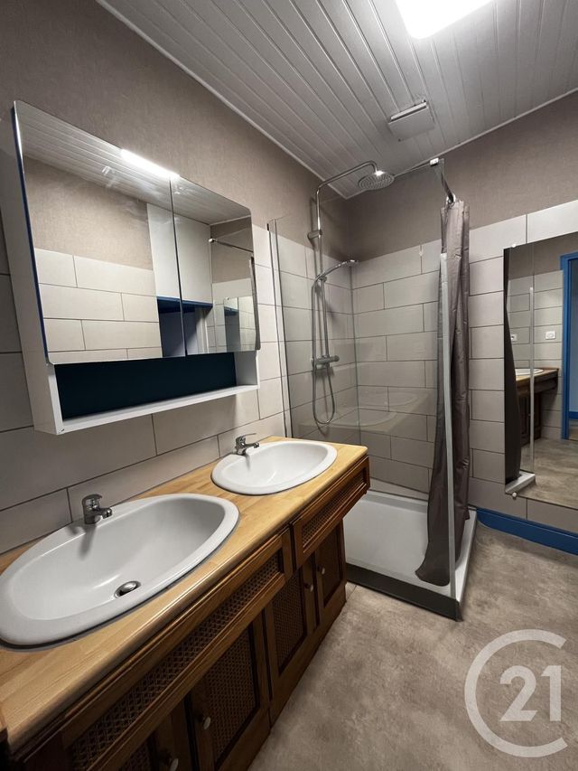 Maison &agrave; louer - 3 pi&egrave;ces - 70 m2 - Ytrac - 15 - AUVERGNE