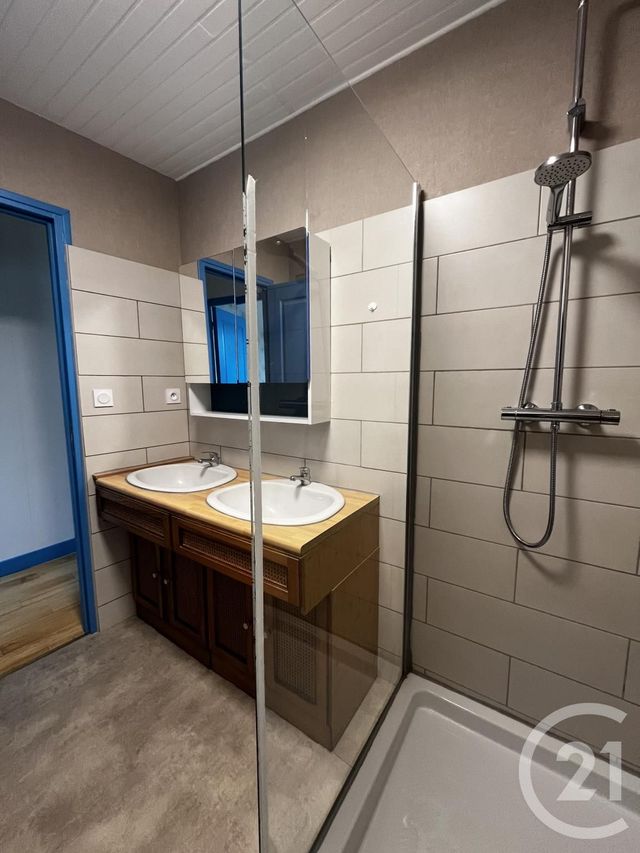 Maison &agrave; louer - 3 pi&egrave;ces - 70 m2 - Ytrac - 15 - AUVERGNE