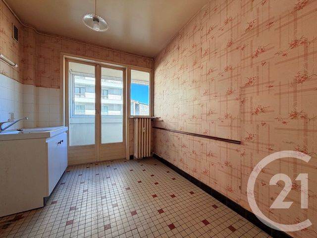 Appartement T3 &agrave; vendre - 4 pi&egrave;ces - 75 m2 - Aurillac - 15 - AUVERGNE