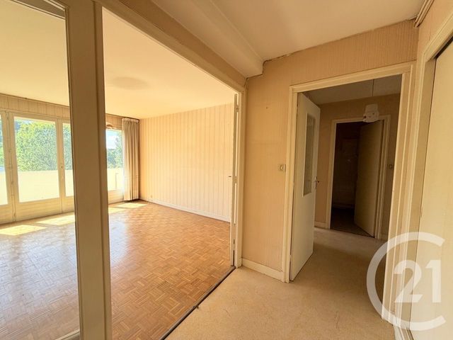 Appartement T3 &agrave; vendre - 4 pi&egrave;ces - 75 m2 - Aurillac - 15 - AUVERGNE