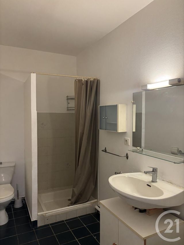 Appartement T2 &agrave; louer - 2 pi&egrave;ces - 41,78 m2 - Aurillac - 15 - AUVERGNE