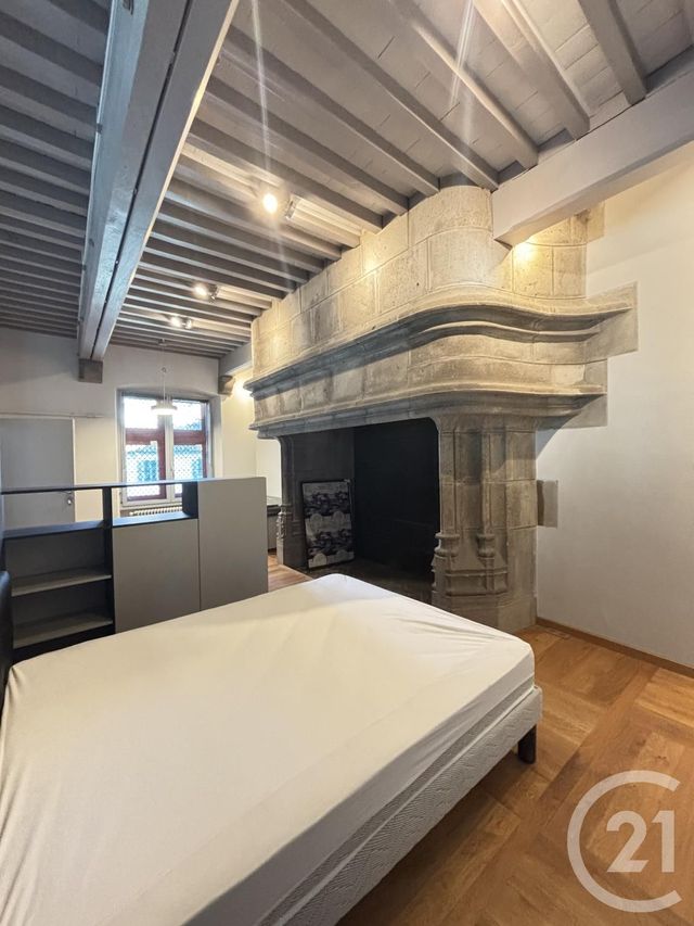 Appartement Studio &agrave; louer - 1 pi&egrave;ce - 76 m2 - Aurillac - 15 - AUVERGNE