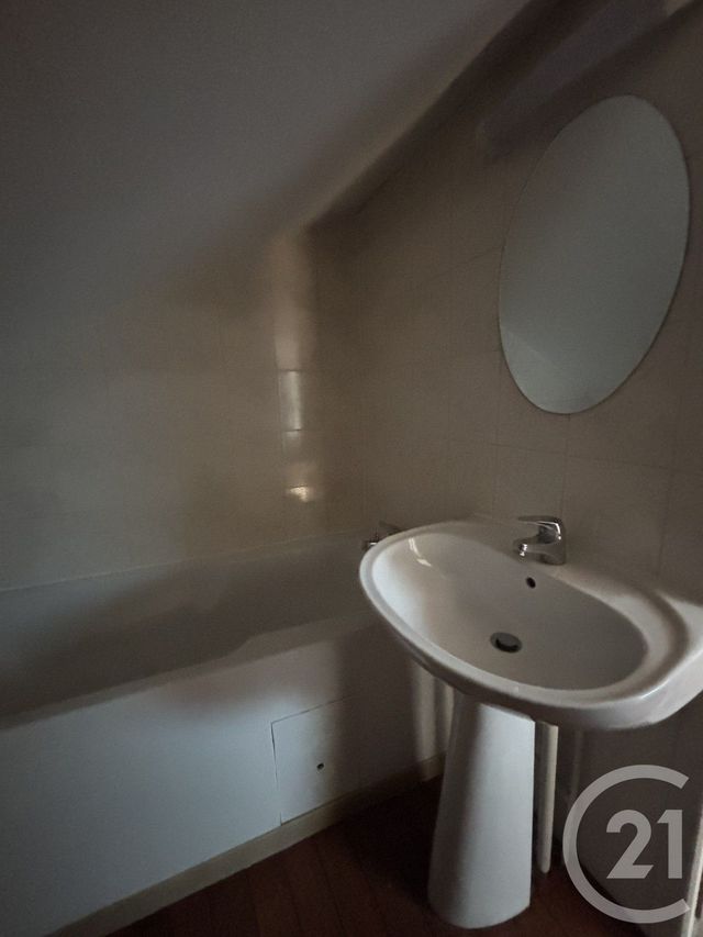 Appartement Duplex &agrave; louer - 3 pi&egrave;ces - 43 m2 - Aurillac - 15 - AUVERGNE