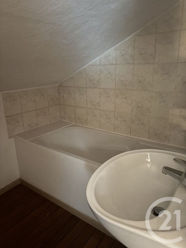 Appartement Duplex &agrave; louer - 3 pi&egrave;ces - 43 m2 - Aurillac - 15 - AUVERGNE