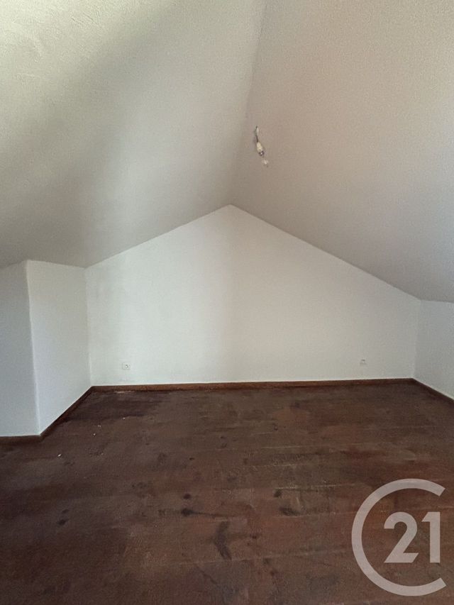 Appartement Duplex &agrave; louer - 3 pi&egrave;ces - 43 m2 - Aurillac - 15 - AUVERGNE